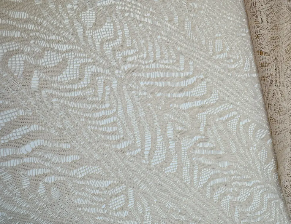 chaîne et trame noir pailleté argenté