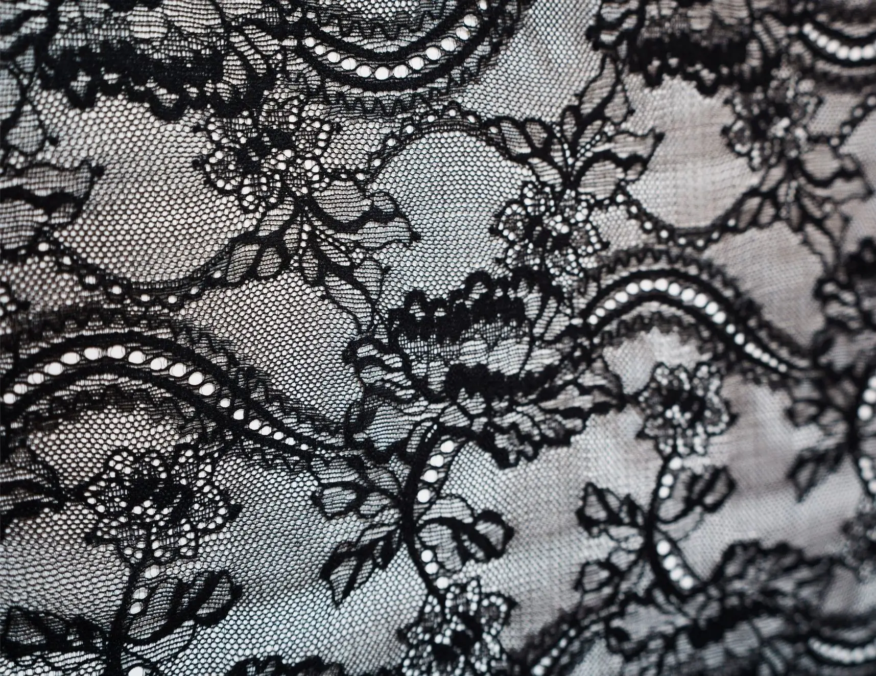 microfibre noire à carreaux