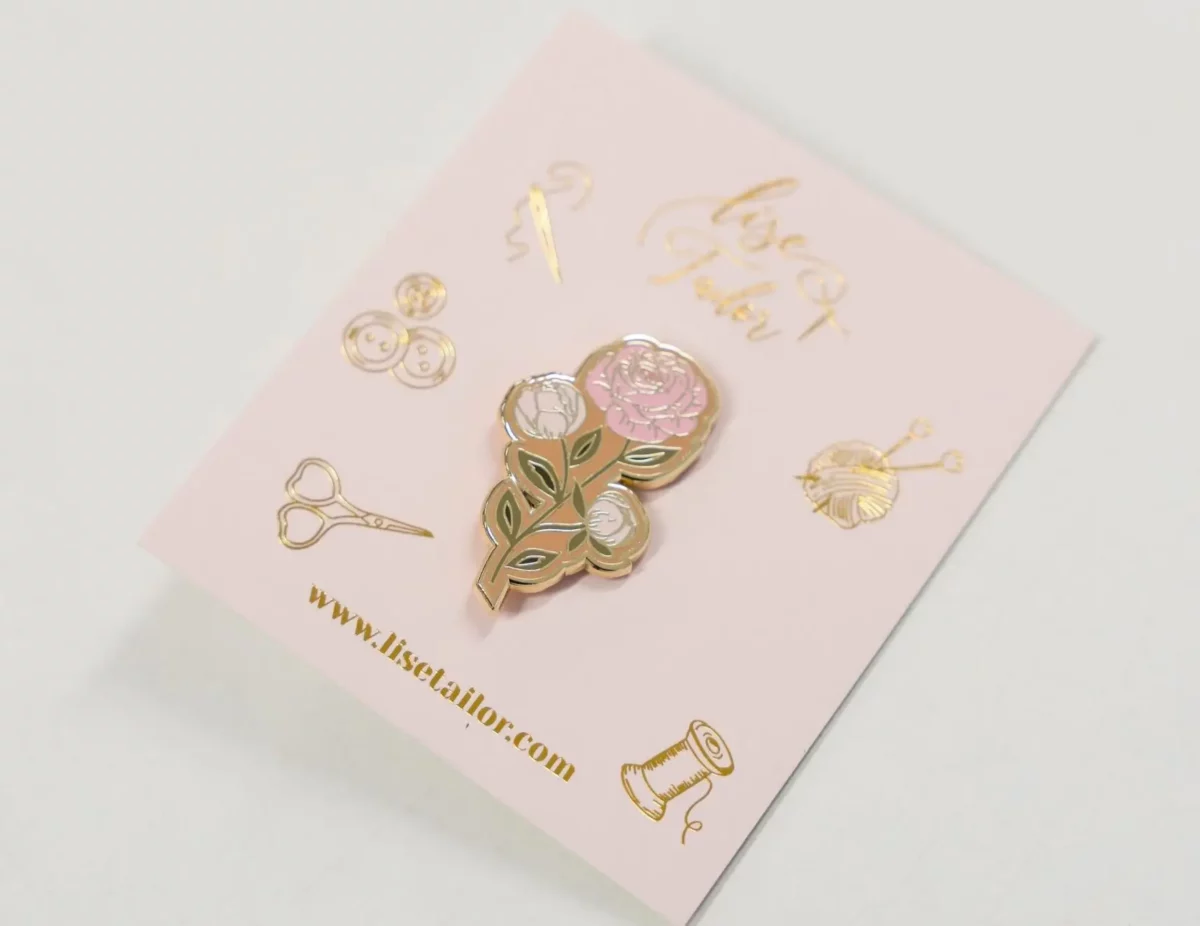 Pin’s Rose Éternel – Charlotte Jaubert