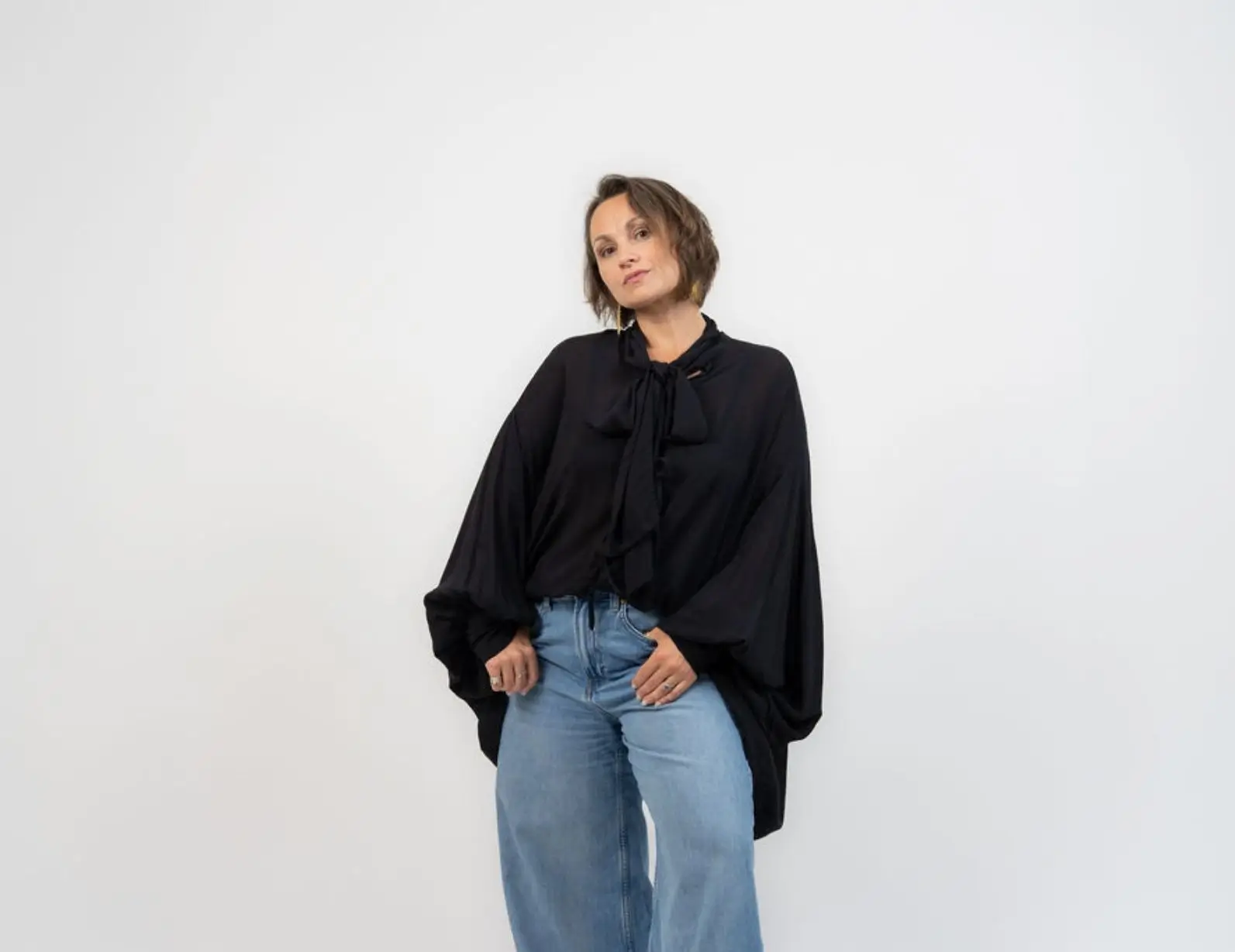 blouse cassiopée working muse bleu clair avec guipure, avec patron + extension