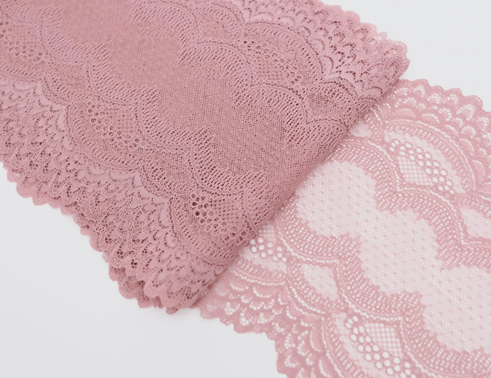 galon de dentelle vieux rose